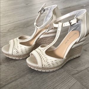 Beautiful t-strap wedge heels!!